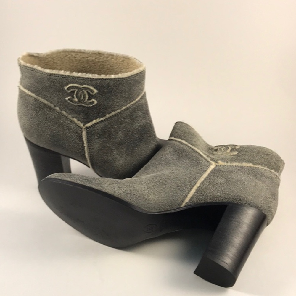 🖤 Chanel Crackled Suede Ankle Boots - NIB 🖤